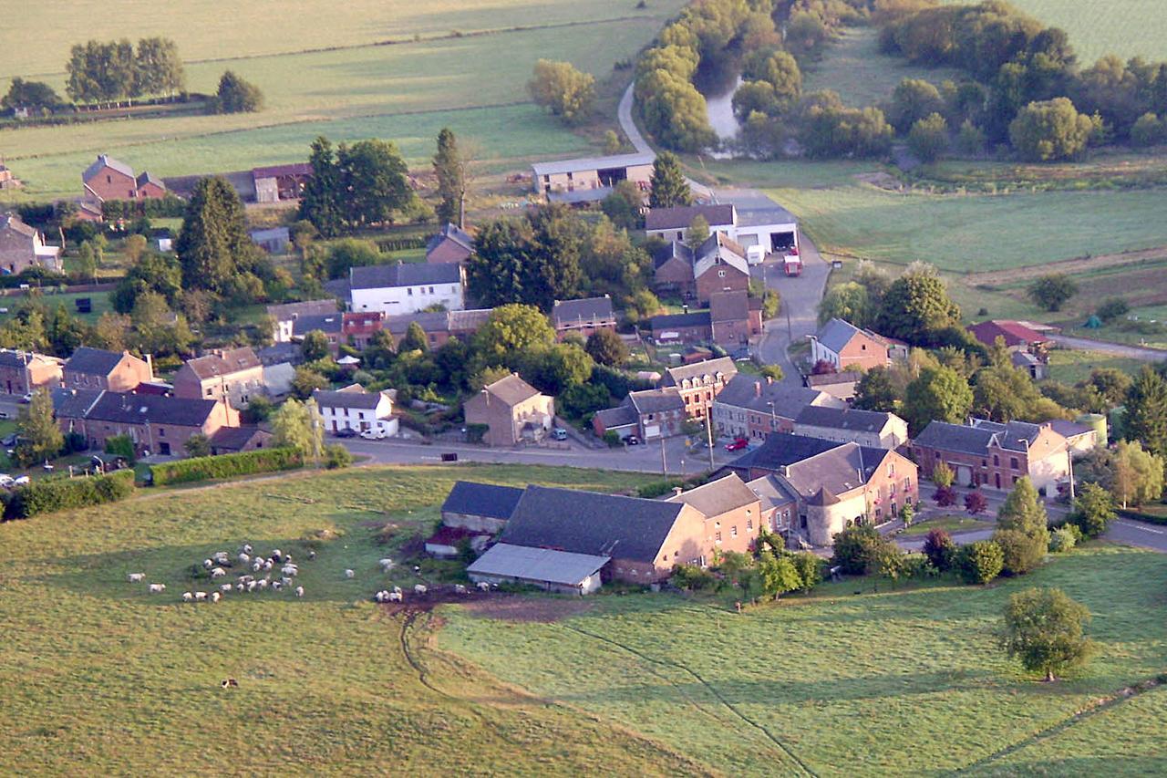 La Vieille Tour Hotton Exterior foto